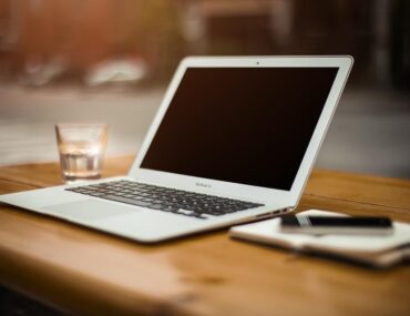 How to Fix Black Screen When Turning on the Laptop?