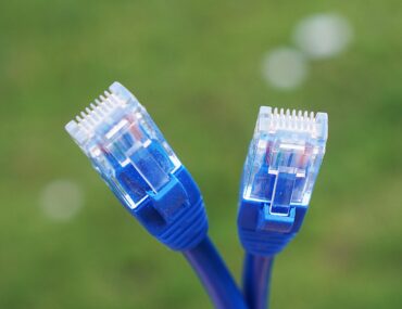 Difference Between CAT5 & CAT6 [Wiring, Speed, Jack]